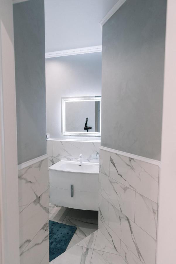 Royal Tower Vip Smart Apartments 1 Kiev Exterior foto