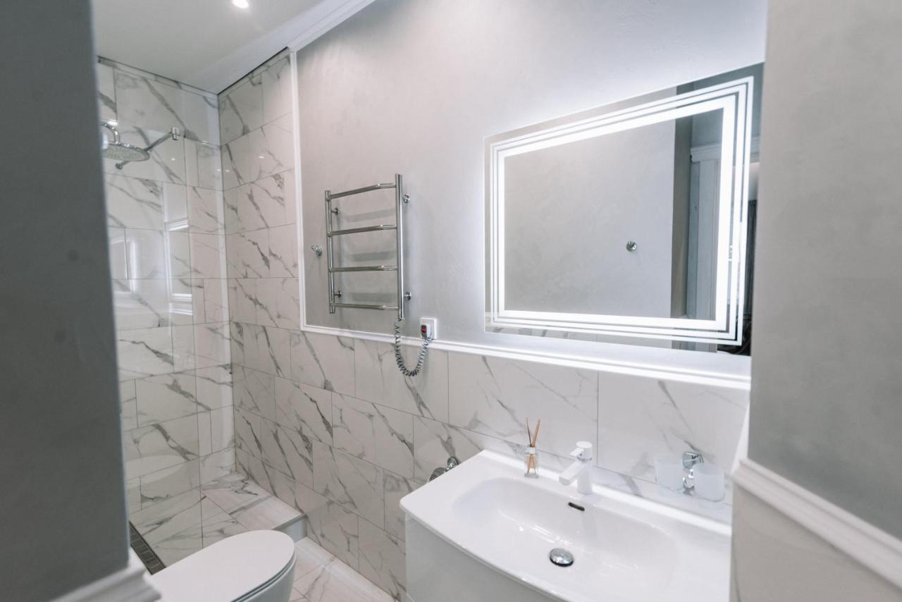 Royal Tower Vip Smart Apartments 1 Kiev Exterior foto